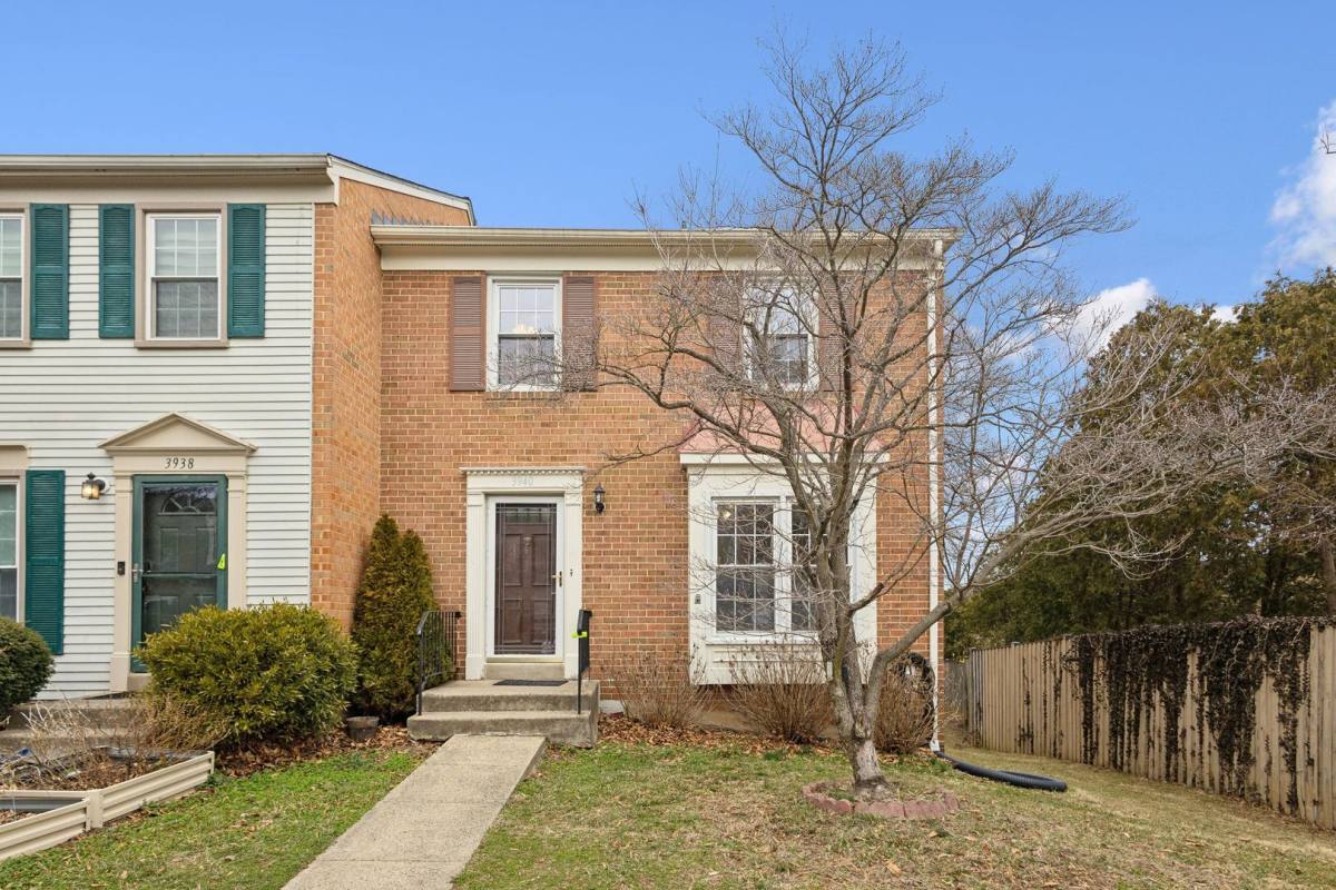 Townhouse for rent at 3940 Bradwater St, Fairfax, VA 22031