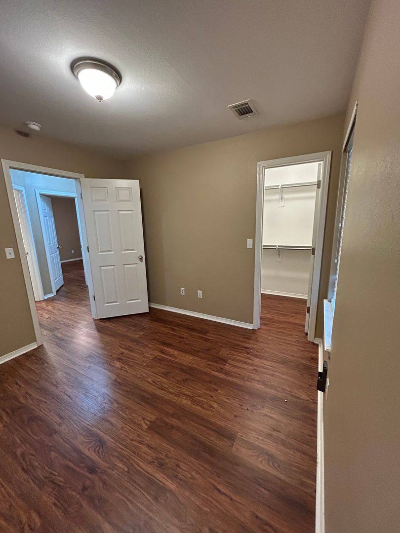 House for rent at 1007 S Greenwich Ave, Russellville, AR 72801