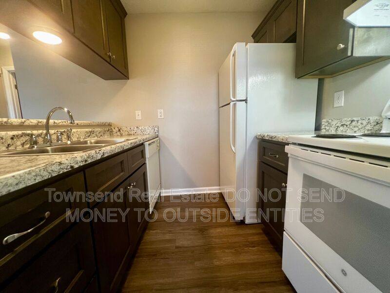 Apartment for rent at 1425D Ireland Dr, Fayetteville, NC 28304