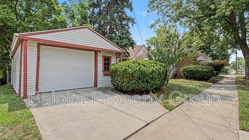 House for rent at 2957 Fort Park Blvd, Lincoln Park, MI 48146
