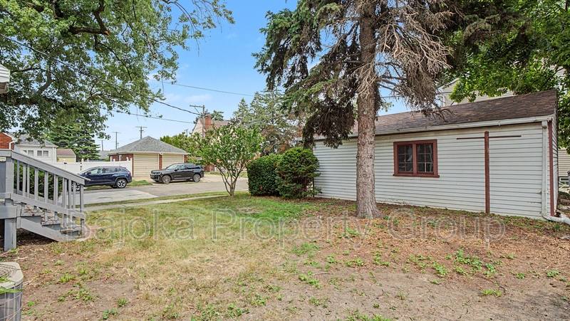 House for rent at 2957 Fort Park Blvd, Lincoln Park, MI 48146