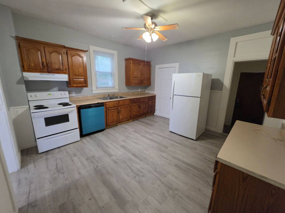 House for rent at 106 W Pine, Springfield, IL 62704
