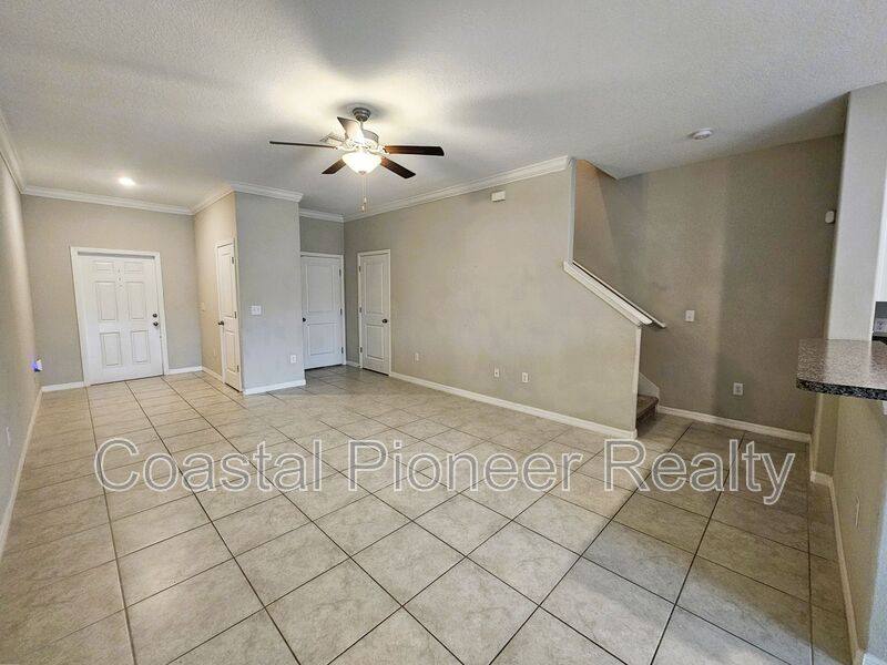 Townhouse for rent at 13251 Dupree Hills Place, Riverview, FL 33579
