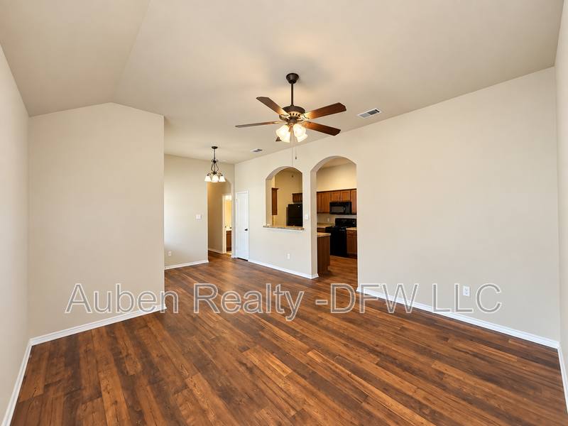 House for rent at 1426 Ravenwood Dr, Mansfield, TX 76063