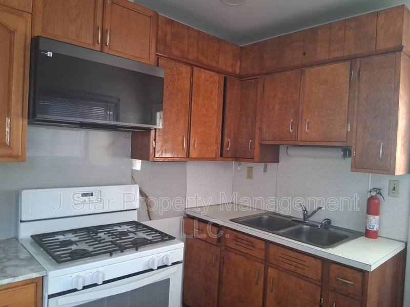 House for rent at 2316 Grant St, Reading, PA 19606