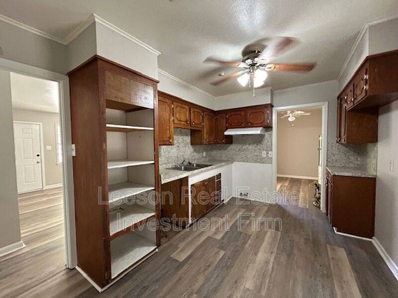 House for rent at 1102 Cloverdale Dr, Shreveport, LA 71118