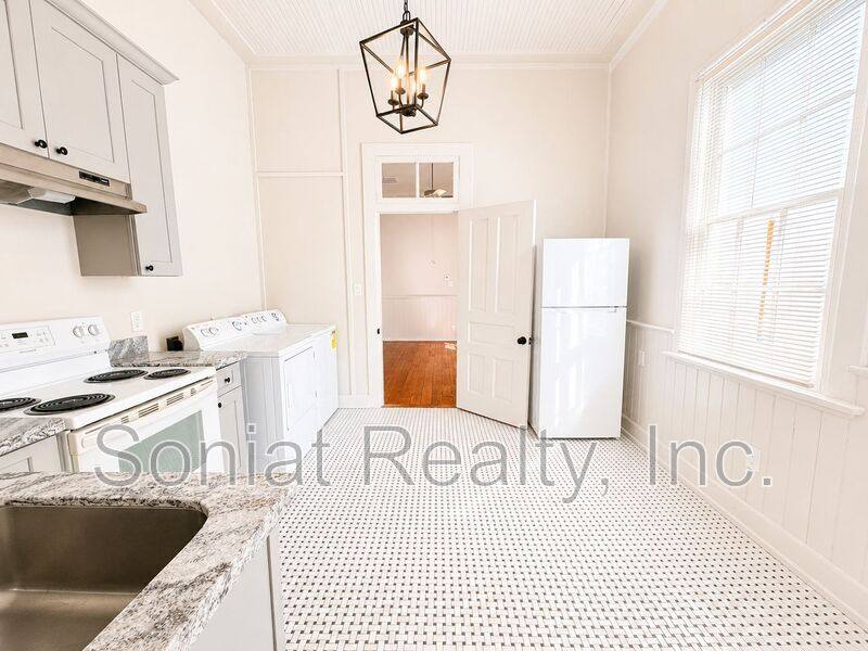Apartment for rent at 2508-10 Freret St, New Orleans, LA 70113