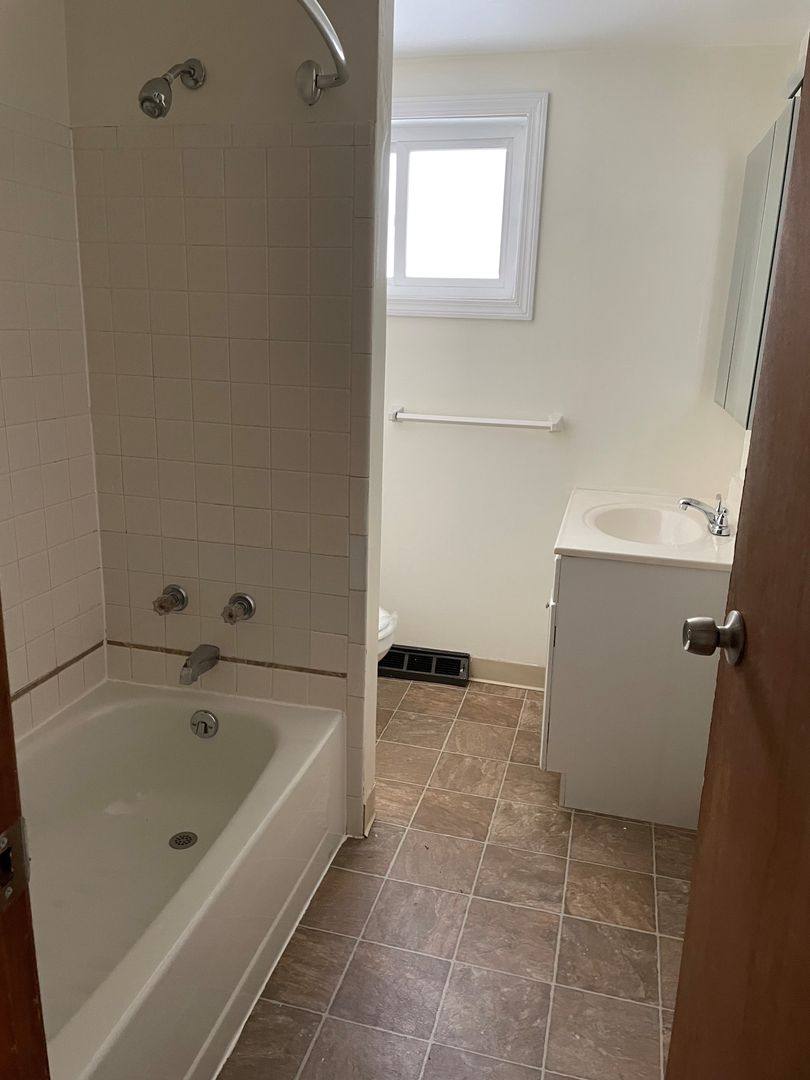 Apartment for rent at 2 Angle St, Buffalo, NY 14214