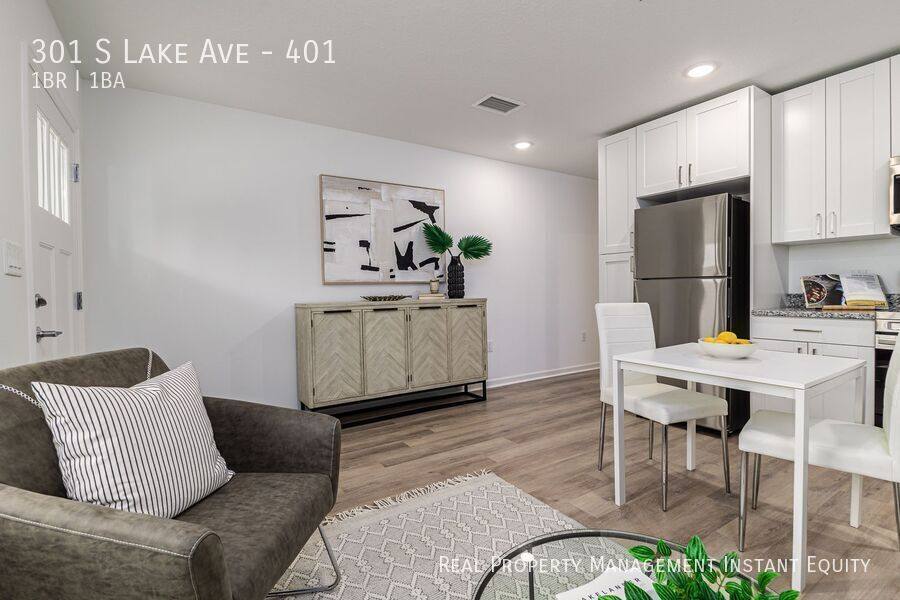 Townhouse for rent at 301 S Lake Ave, Lakeland, FL 33801