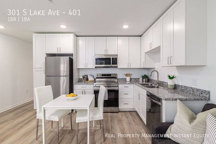 Townhouse for rent at 301 S Lake Ave, Lakeland, FL 33801