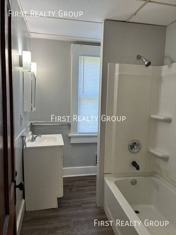 Townhouse for rent at 338 Cincinnati Ave, Xenia, OH 45385