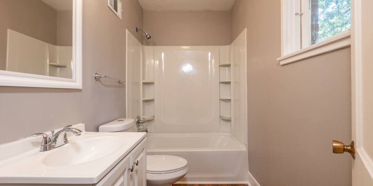 House for rent at 1220 S 48th St, Lincoln, NE 68510