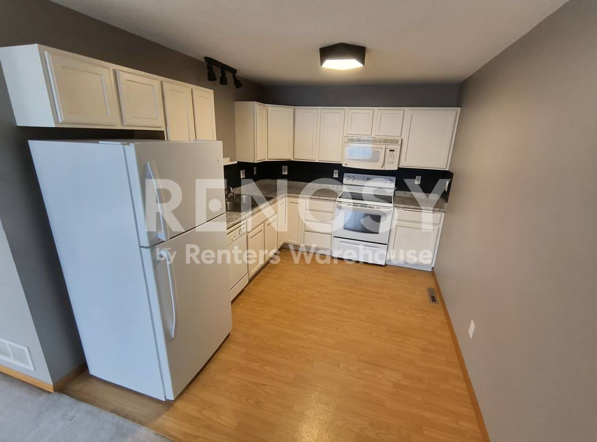 House for rent at 2549 Cobble Hill Court, St. Paul, MN 55125