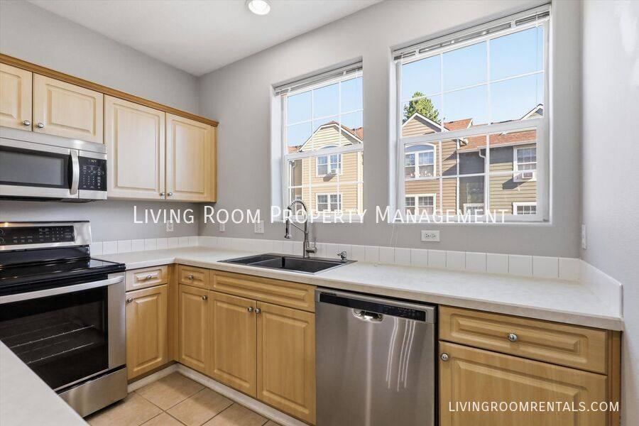 Townhouse for rent at 15578 SW Black Quartz St, Beaverton, OR 97007