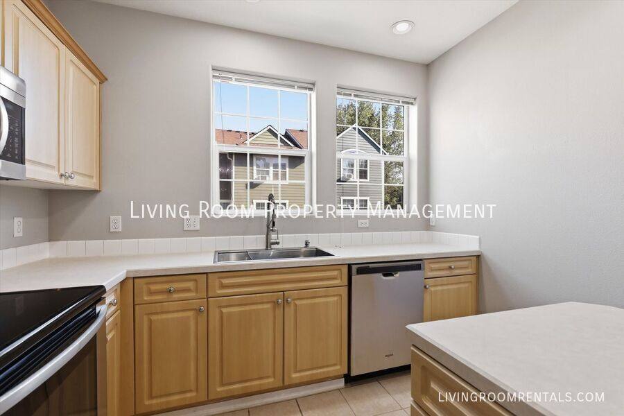 Townhouse for rent at 15578 SW Black Quartz St, Beaverton, OR 97007