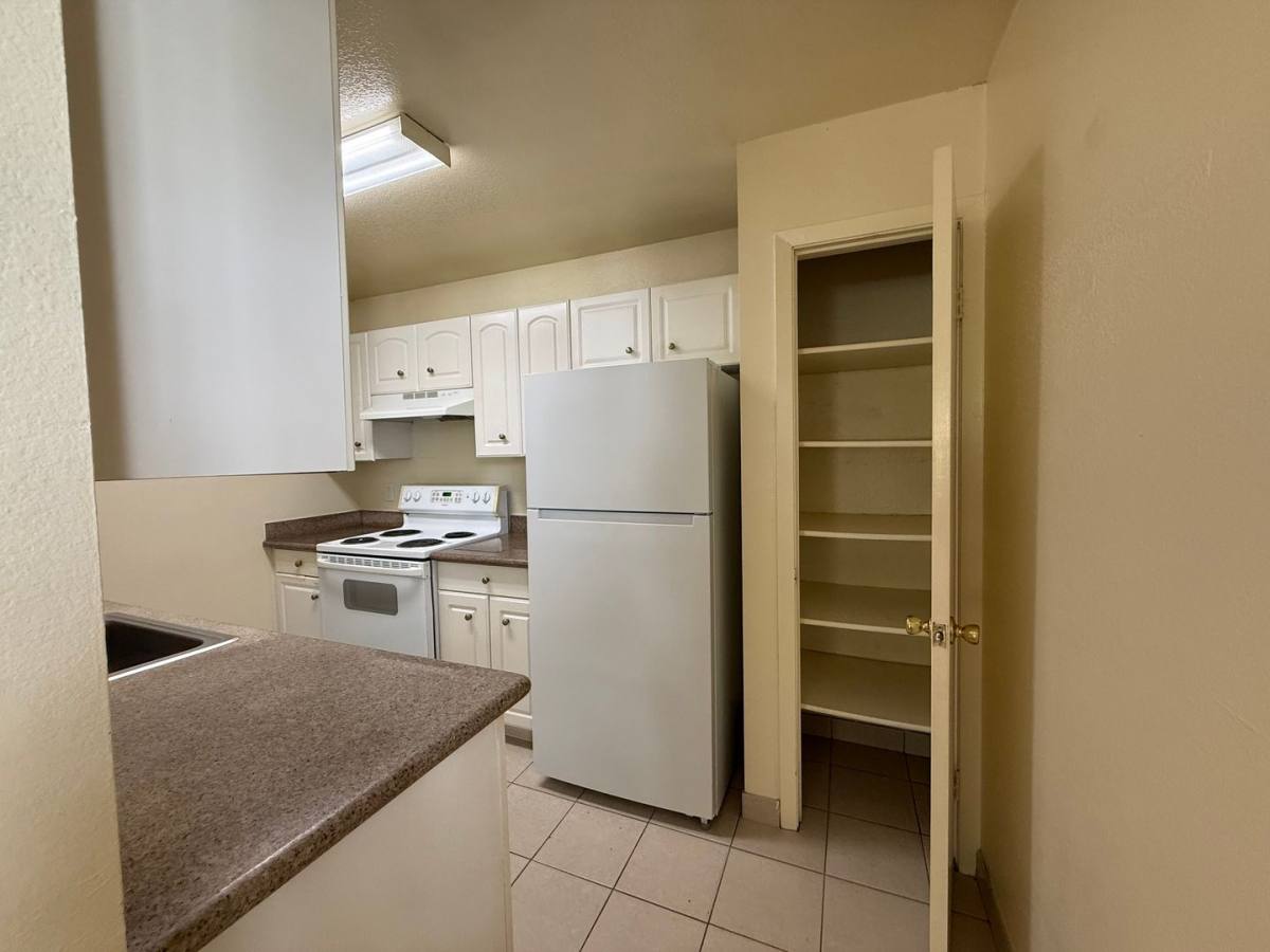 Apartment for rent at 2112 Chrysler Dr, Modesto, CA 95350