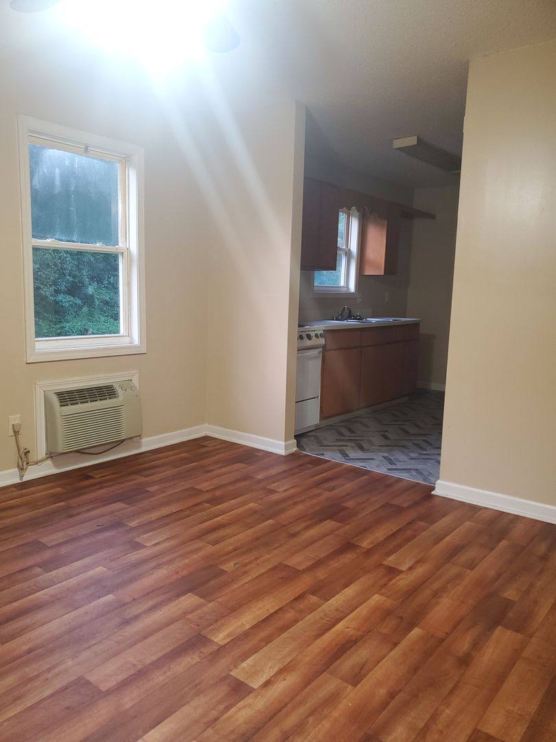 Apartment for rent at 730 Henderson Rd, Dublin, GA 31021