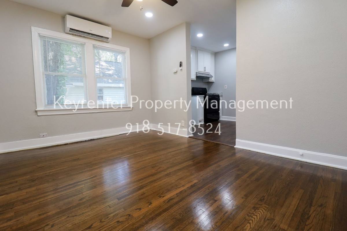 Townhouse for rent at 345 S Zunis Ave, Tulsa, OK 74104