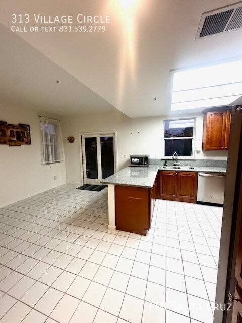 Townhouse for rent at 313 Village Circle, Santa Cruz, CA 95060
