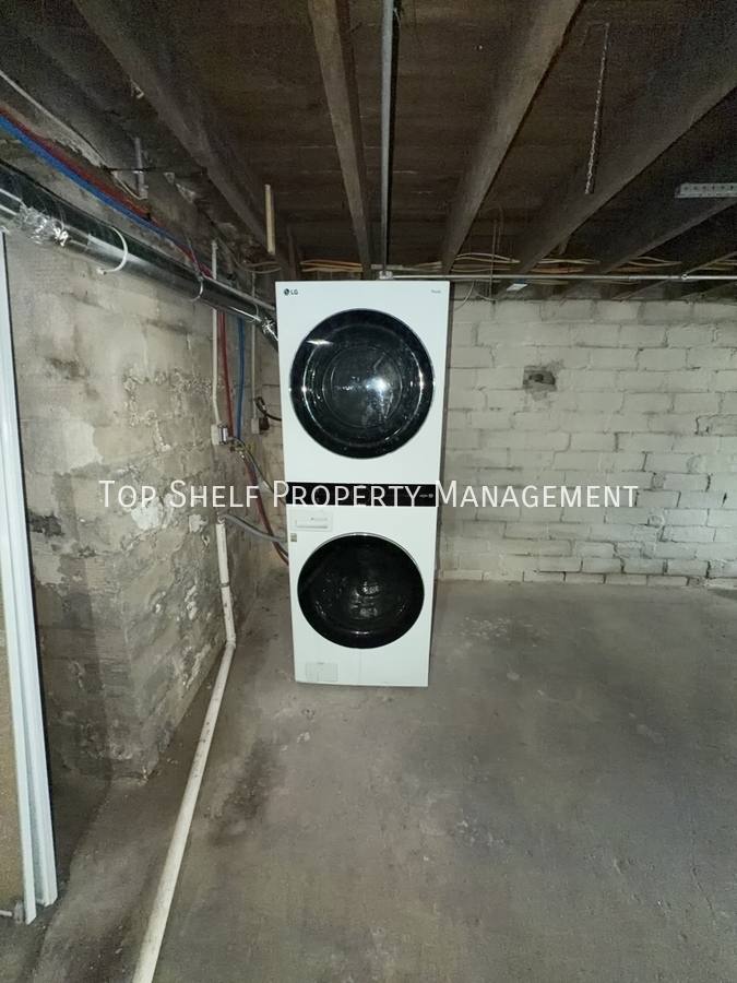 Apartment for rent at 243 E 24th St, Des Moines, IA 50317