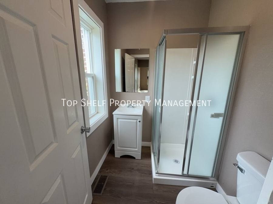 Apartment for rent at 243 E 24th St, Des Moines, IA 50317