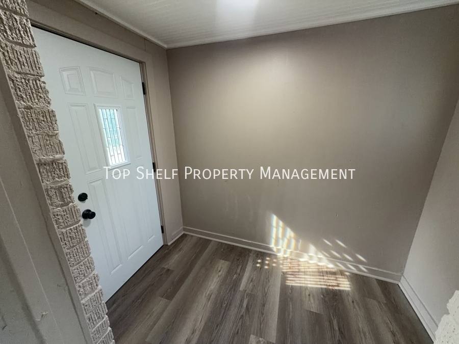 Apartment for rent at 243 E 24th St, Des Moines, IA 50317
