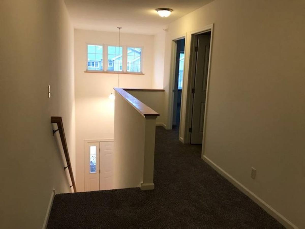 Apartment for rent at 810 W Trailcreek Dr, Peoria, IL 61614