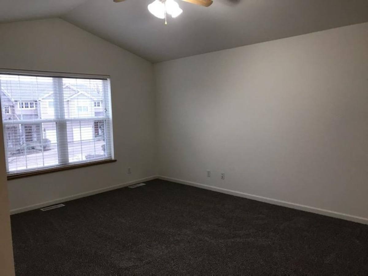 Apartment for rent at 810 W Trailcreek Dr, Peoria, IL 61614