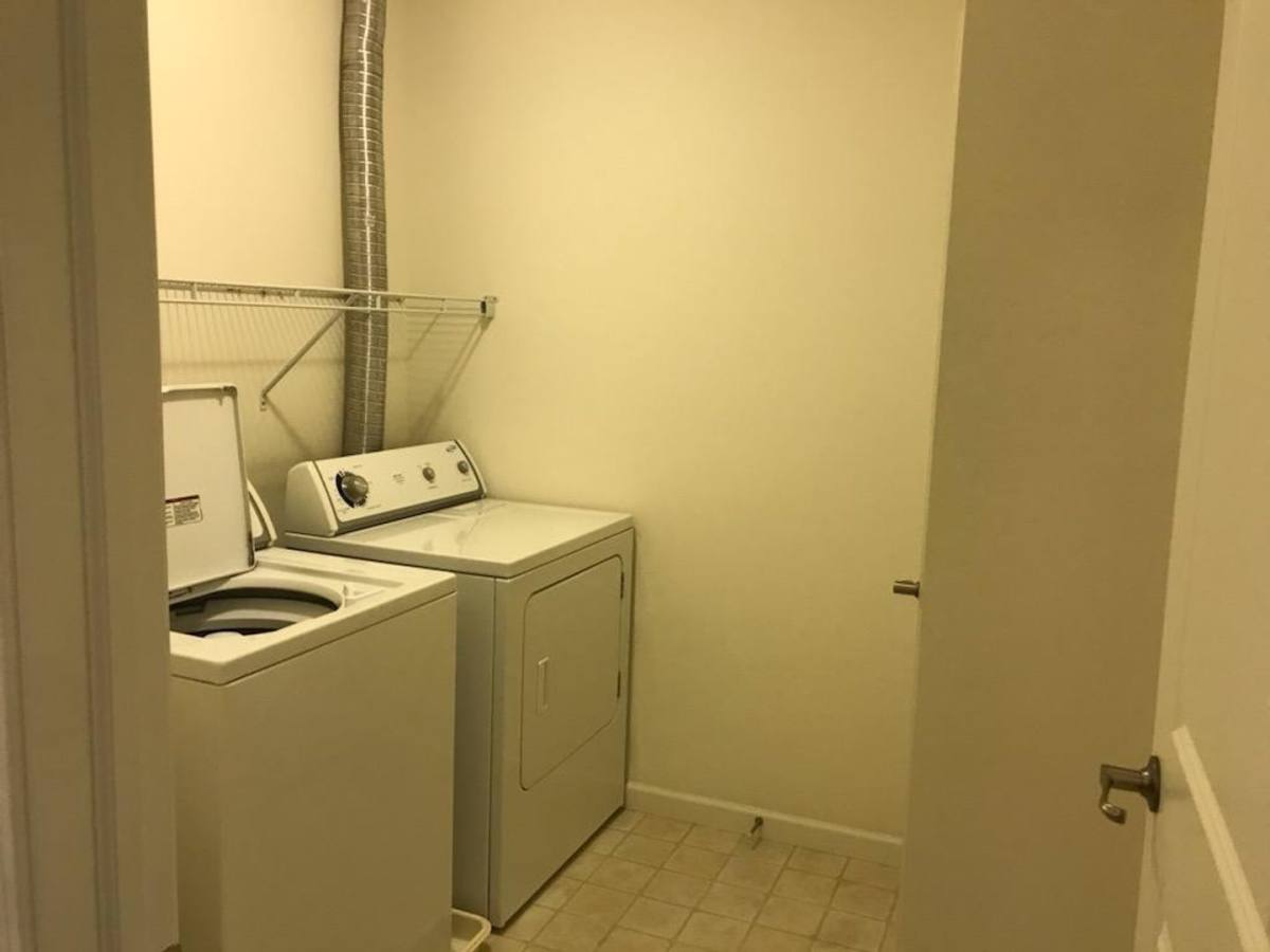 Apartment for rent at 810 W Trailcreek Dr, Peoria, IL 61614