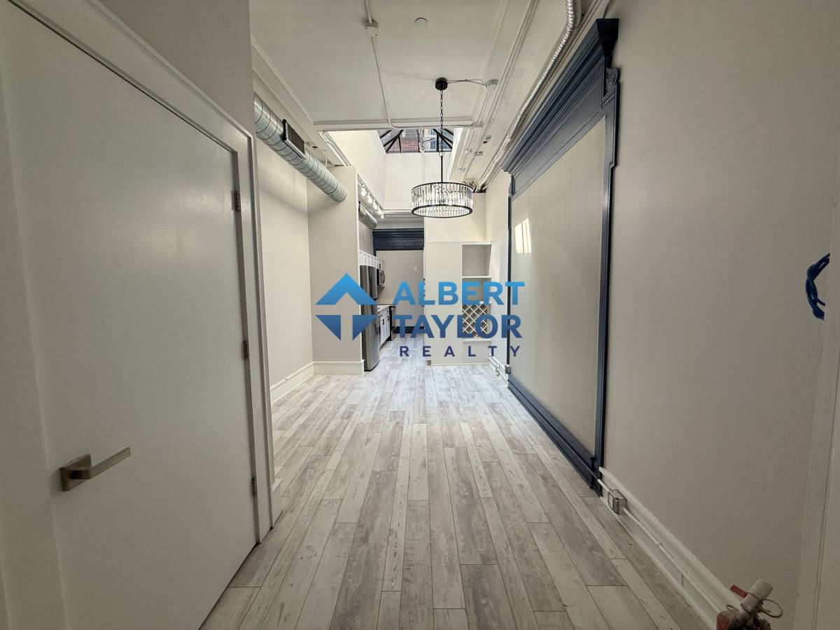 Apartment for rent at 21-27 Temple Place #2R, Boston, MA 02111