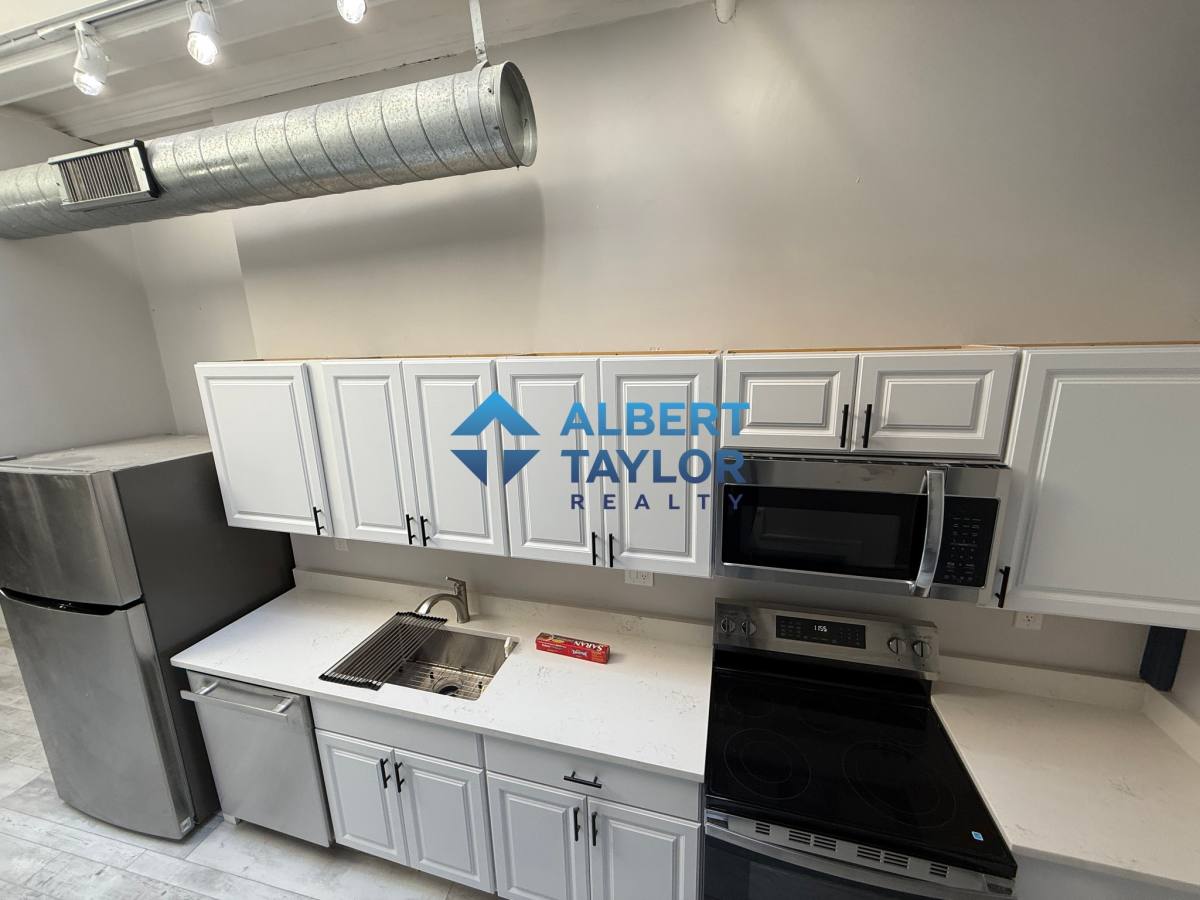 Apartment for rent at 21-27 Temple Place #2R, Boston, MA 02111