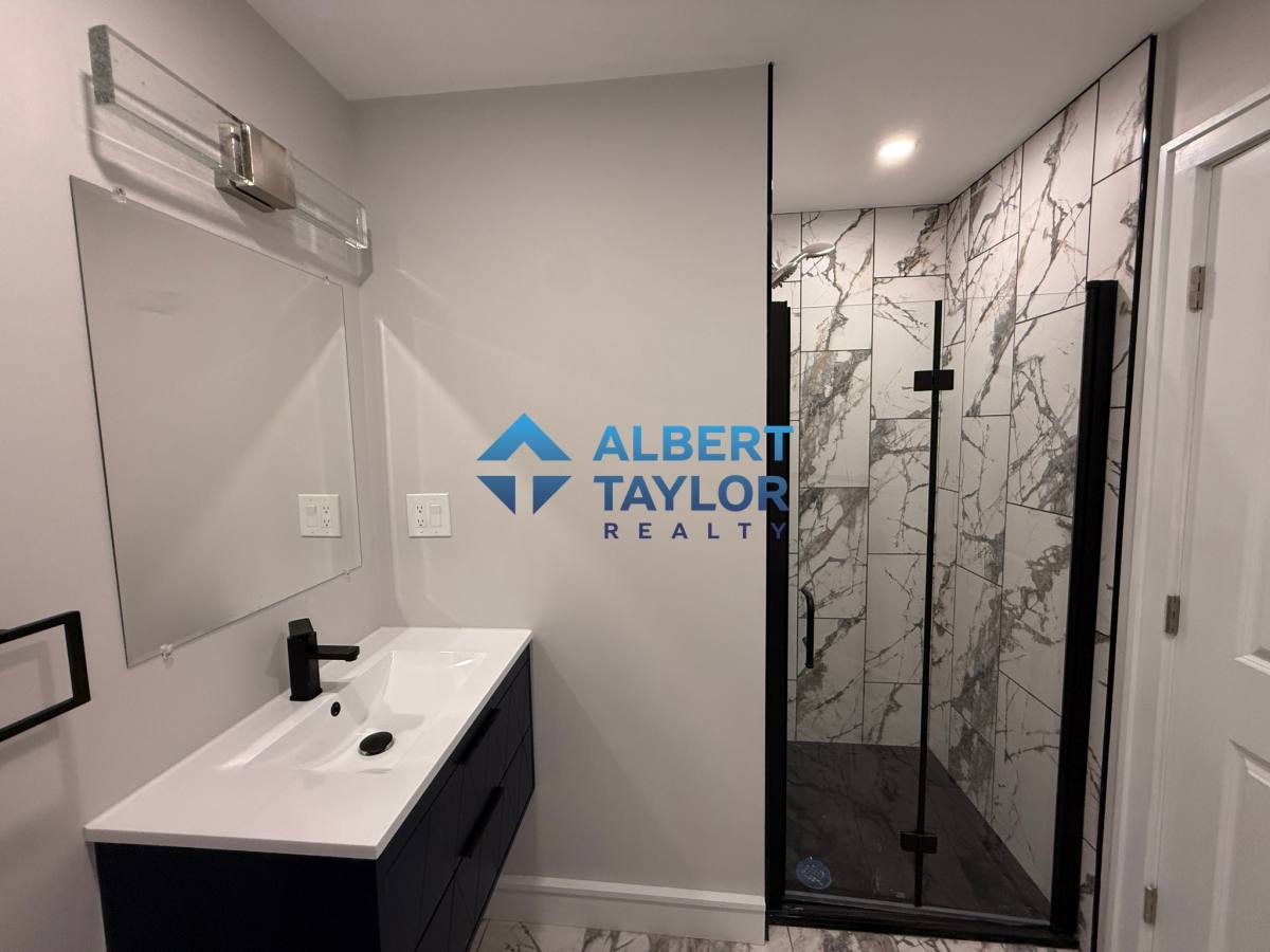 Apartment for rent at 21-27 Temple Place #2R, Boston, MA 02111
