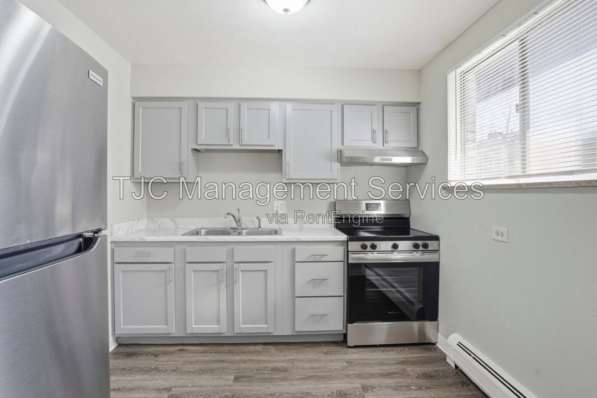 Apartment for rent at 970 N Downing St #8, Denver, CO 80218