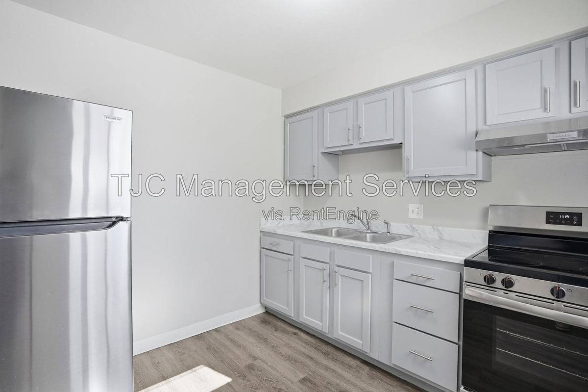 Apartment for rent at 970 N Downing St #8, Denver, CO 80218