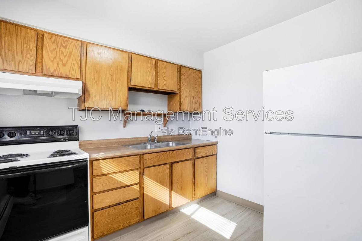 Apartment for rent at 970 N Downing St #8, Denver, CO 80218