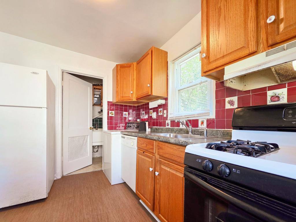 House for rent at 5818 Fifer Dr, Alexandria, VA 22303