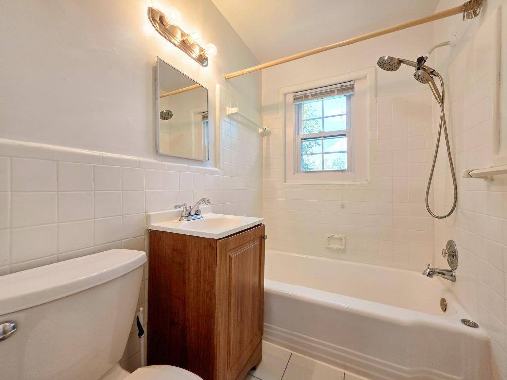 House for rent at 5818 Fifer Dr, Alexandria, VA 22303