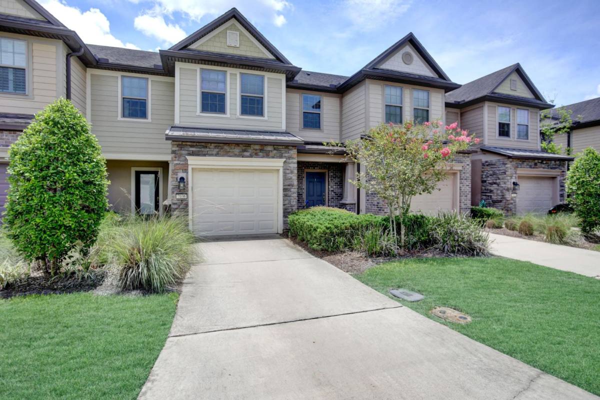 Townhouse for rent at 7036 Beauhaven Court, Jacksonville, FL 32258