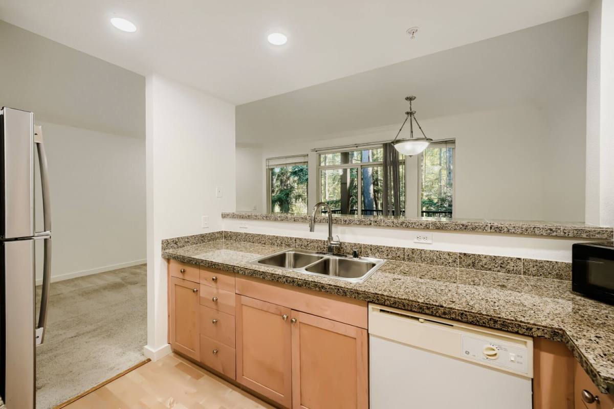 Condo for rent at 25025 SE Klahanie Blvd #B202, Issaquah, WA 98029