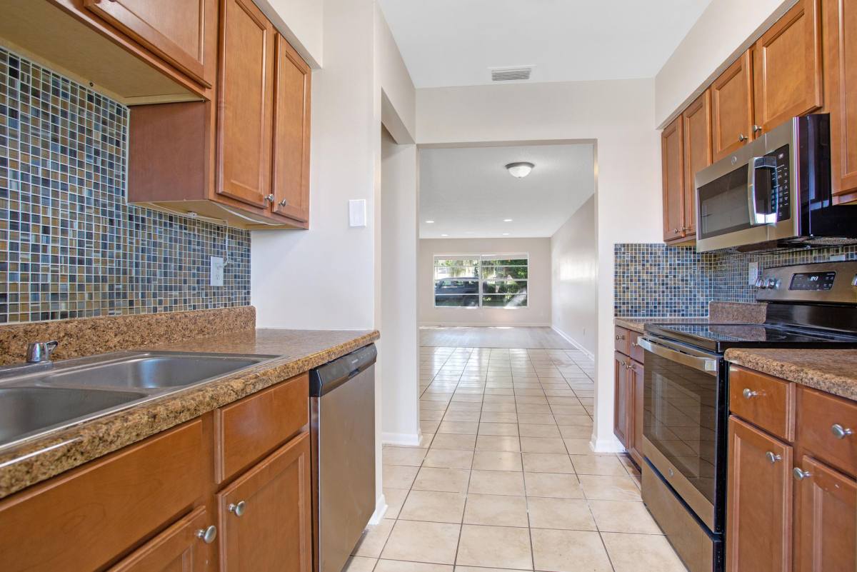 Apartment for rent at 501 W Ball St, Plant City, FL 33563