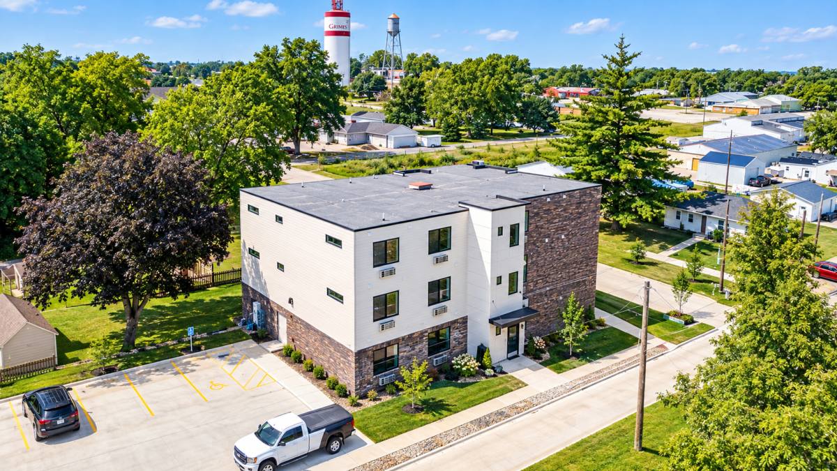 304 SE 3rd St, Grimes, IA 50111 - Apartment for Rent - Image 2
