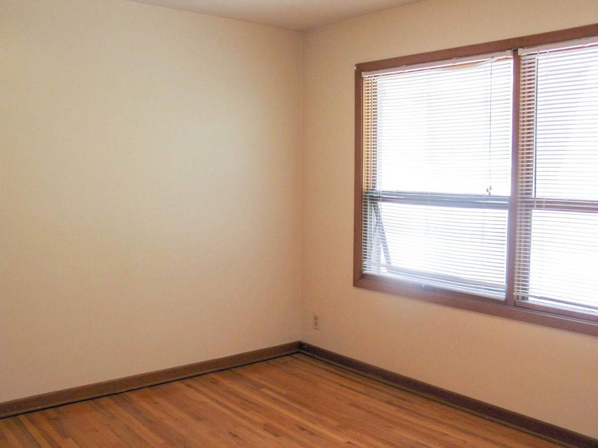Apartment for rent at 1900 F St, Lincoln, NE 68510