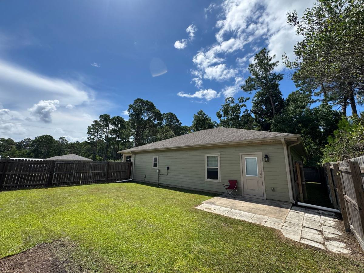House for rent at 2369 Belmont Dr, Navarre, FL 32566