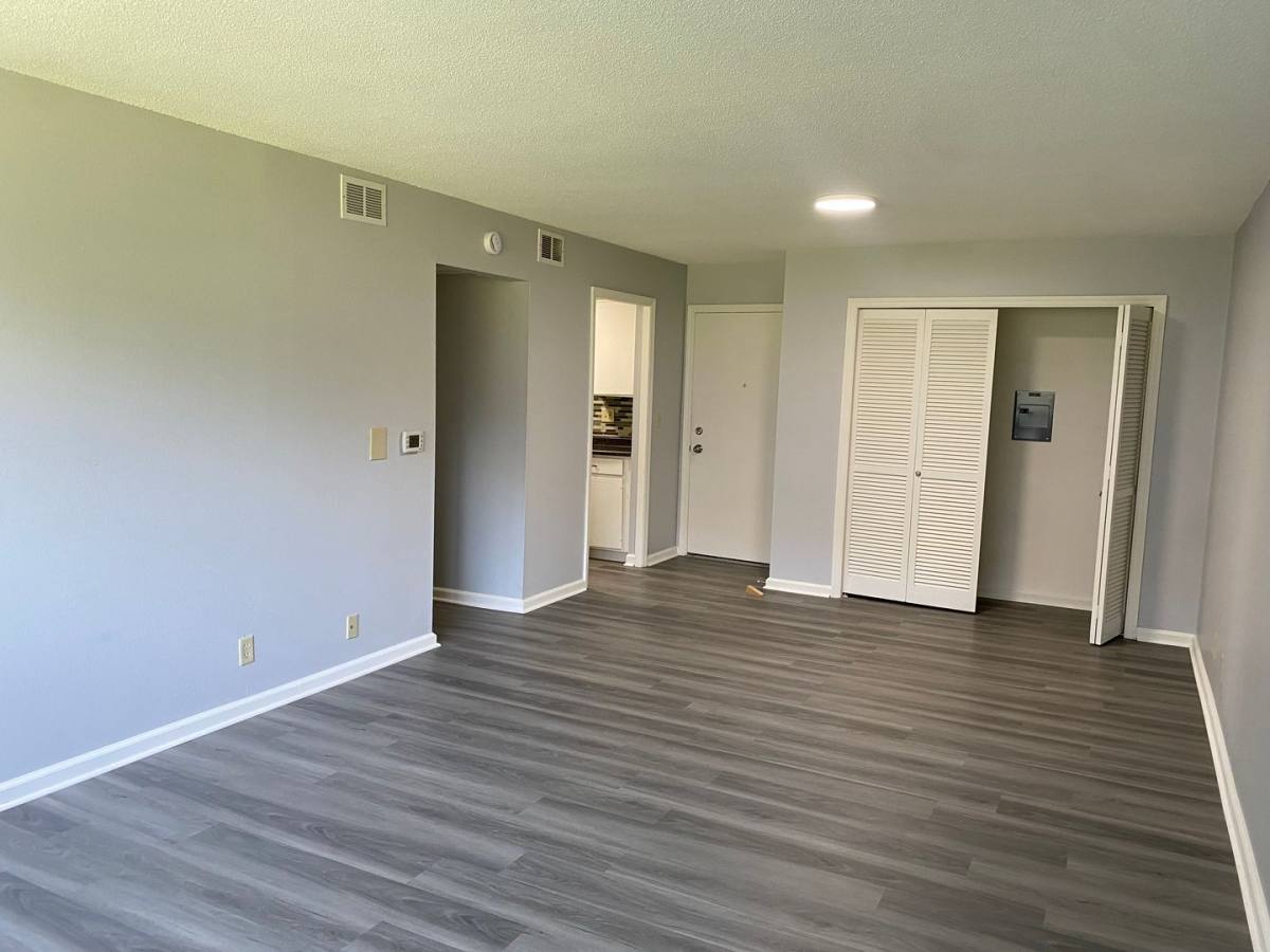 Apartment for rent at 210 19th St NE, Cedar Rapids, IA 52402