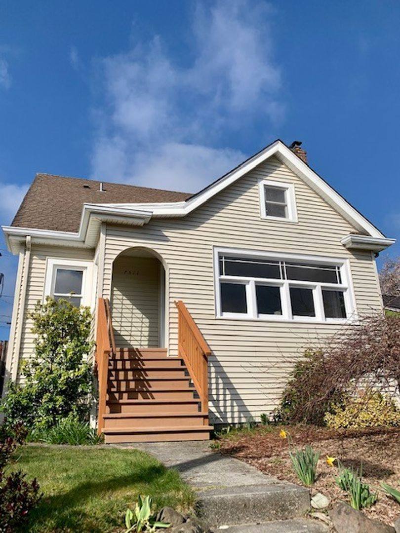 House for rent at 7511 Jones Ave NW, Seattle, WA 98117