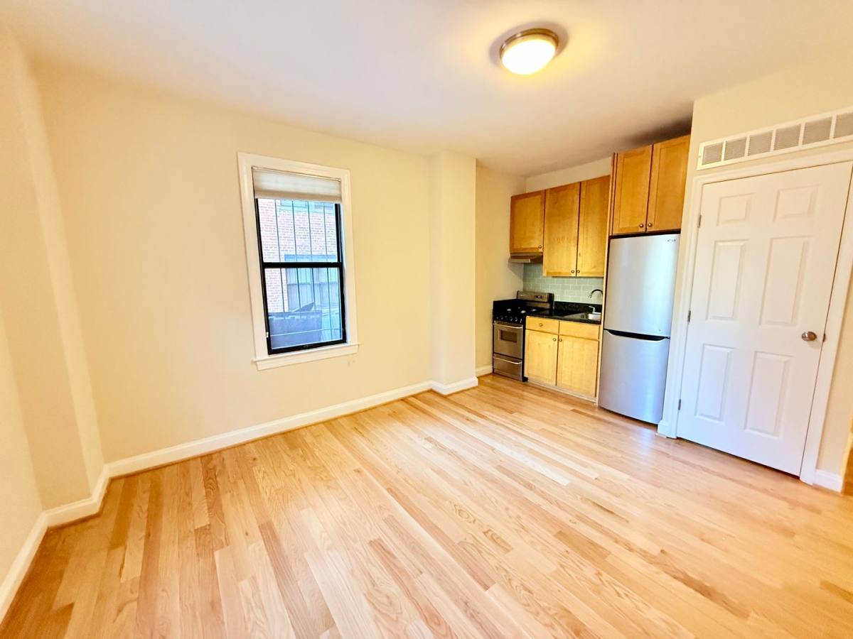 Apartment for rent at Windermere Harrowgate, 1825-1833 New Hampshire Ave NW, Washington, DC 20009