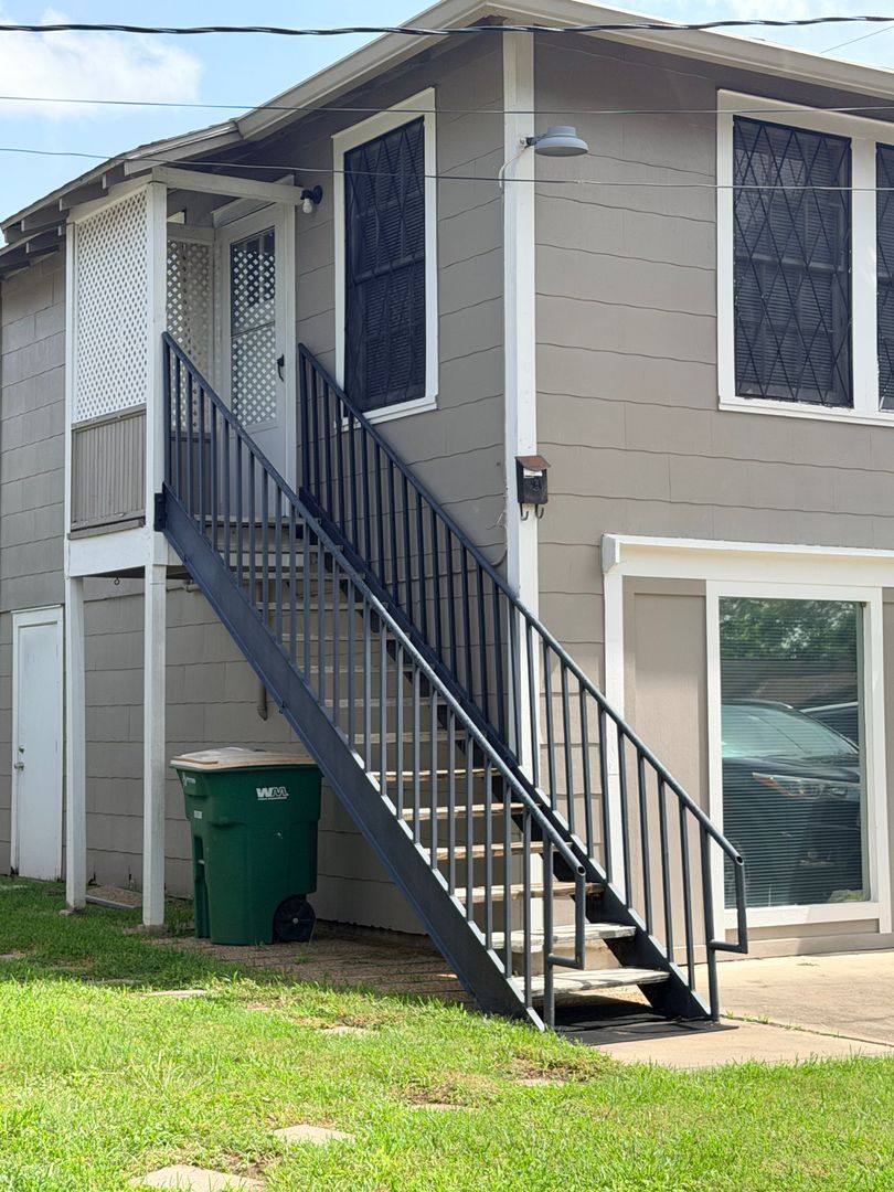 Apartment for rent at 110 Lantana #B, Victoria, TX 77901