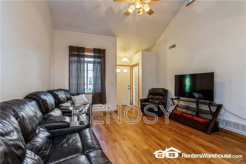 Townhouse for rent at 3701 Brook Ridge Court #708, Des Moines, IA 50317