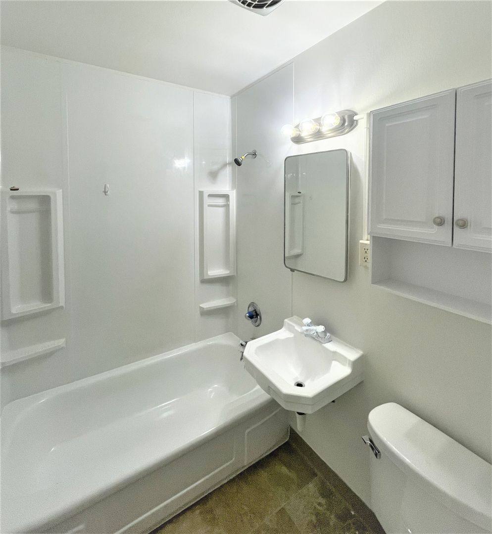 8019-8039 SE Main St, Portland, OR 97215 - Apartment for Rent - Image 5