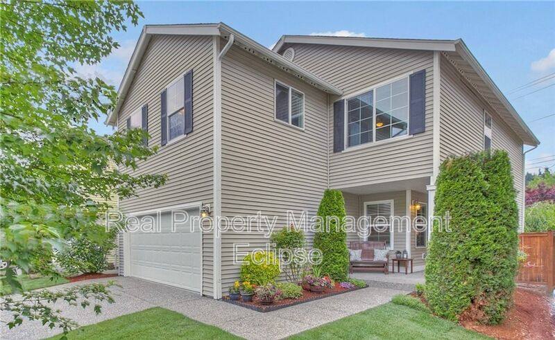 House for rent at 14572 SE 153rd Place, Renton, WA 98058